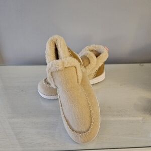 Cozy Tan Fur-Lined Boots